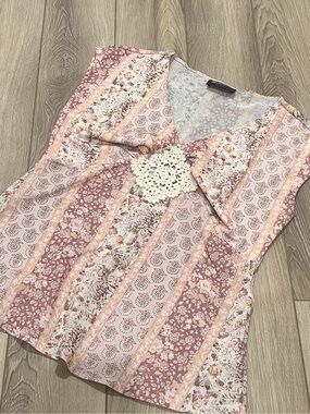 Vintage Y2K Pink Patchwork Floral V-Neck Top